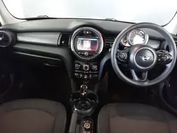 Second-hand Mini Cooper Classic 136 CP (100 kW) 2020 Albastru Hatchback