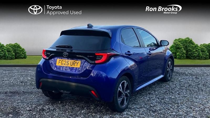 Used Toyota Yaris Hybrid Design 2025 Blue Hatchback