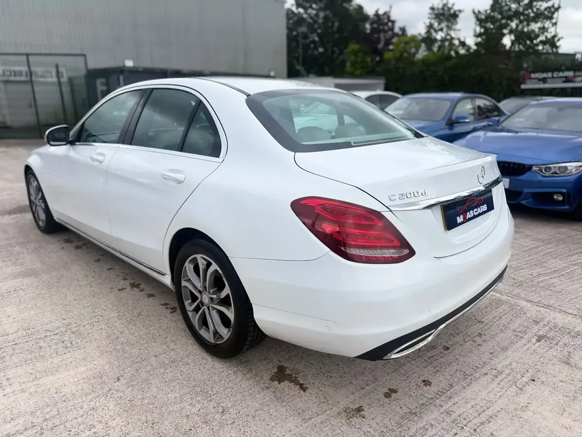 Used Mercedes C200 136 HP (100 kW) 2016 White Sedan