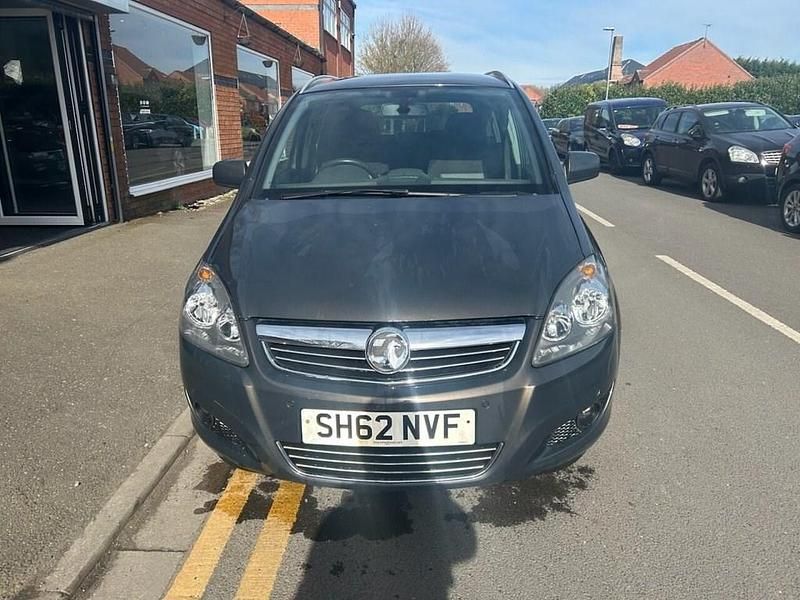 Used Vauxhall Zafira Design Edition 115 HP (84 kW) 2012 Grey MPV
