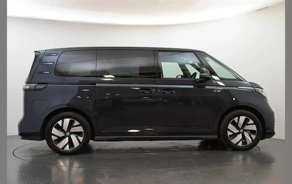 Używany VW ID. Buzz Pro 210 kW (286 KM) 2025 Niebieski Minivan