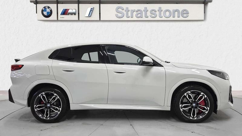 New BMW iX2 Luxury Line 147 kW (201 HP) 2025 White SUV