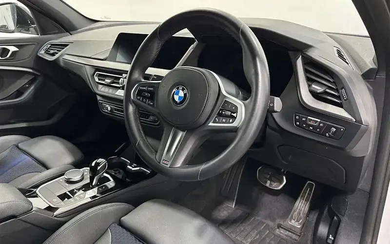 Used BMW 118 M Sport 136 HP (100 kW) 2022 White Hatchback