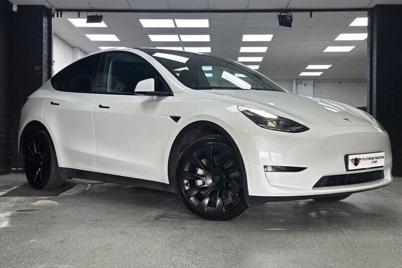 White Used 2022 Tesla Model Y Long Range SUV | £23,990 (Fair price) - Image 1/1