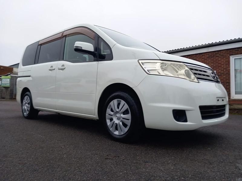 White Used 2010 Nissan Serena MPV | £8,995 (A bit pricey) - Image 1/4