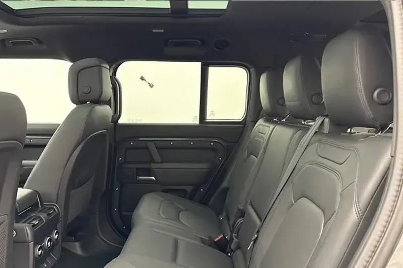 Used Land Rover Defender HSE Dynamic 345 HP (253 kW) 2024 Grey SUV