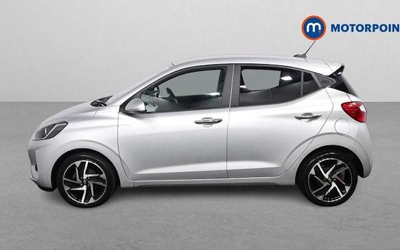 Used Hyundai i10 Premium 84 HP (61 kW) 2023 Silver Hatchback