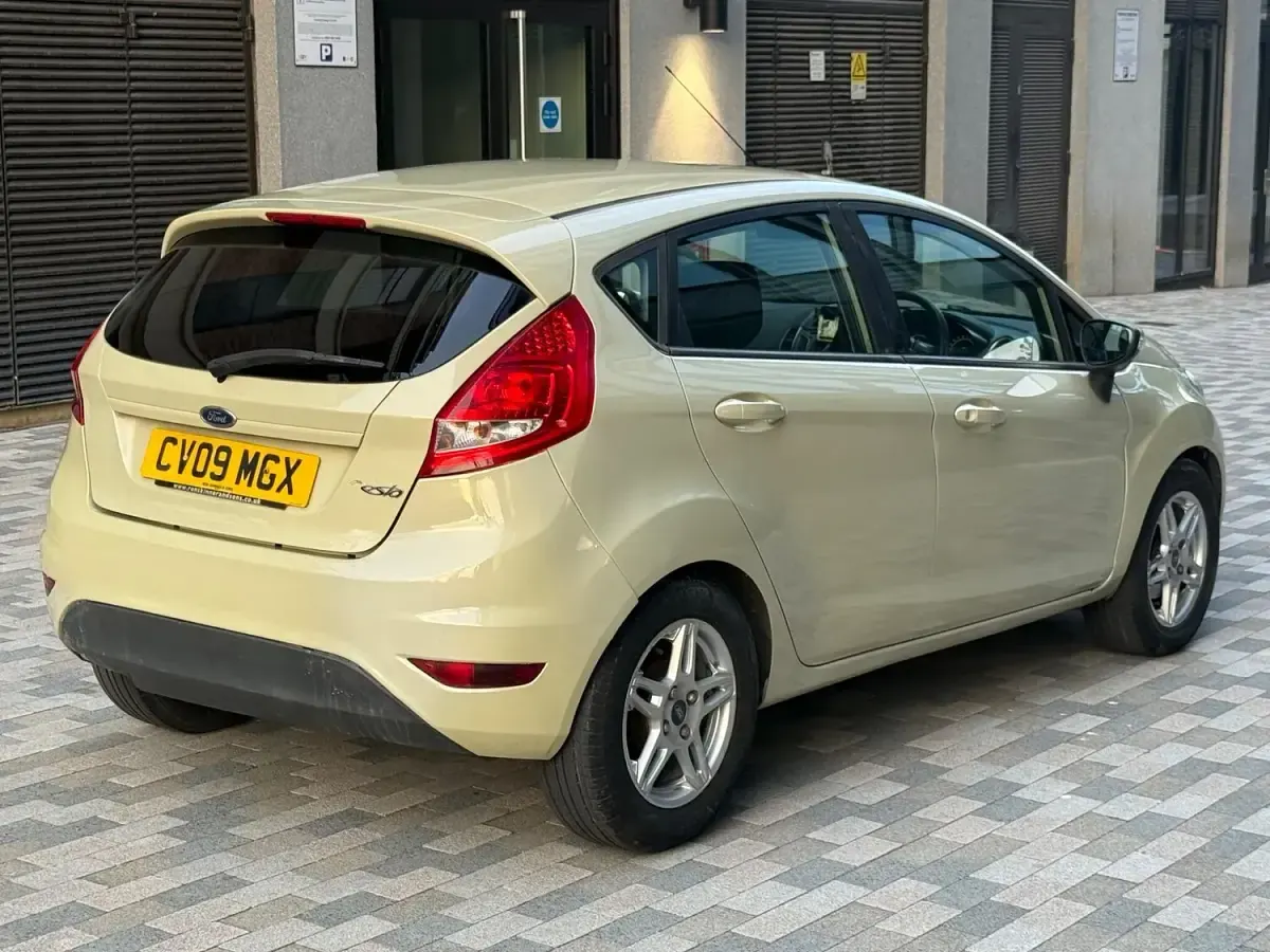 Used Ford Fiesta Style 96 HP (70 kW) 2009 Green Hatchback