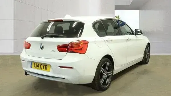 Used BMW 118 Sport Line 2018 White Hatchback