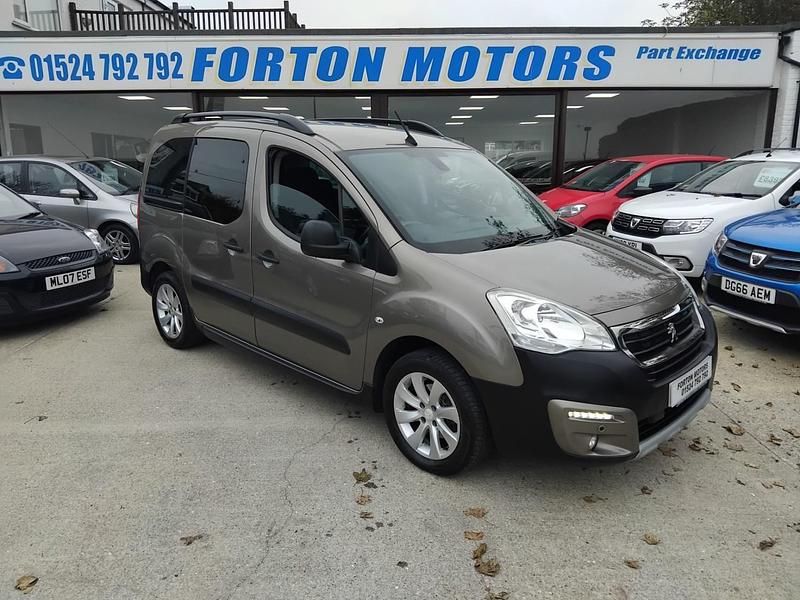 Used Peugeot Partner Tepee Outdoor 110 HP (80 kW) 2017 Bronze MPV