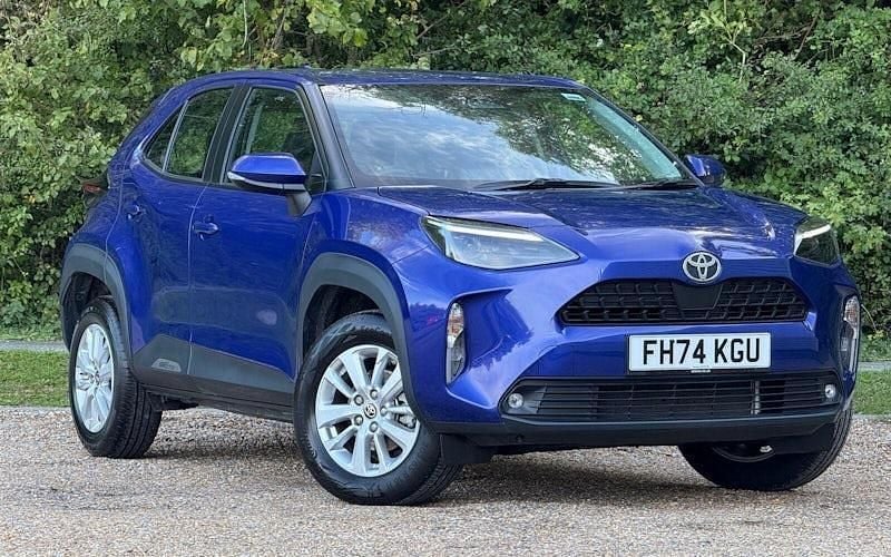 Used 2025 Toyota Yaris Hybrid Estate | £21,874 (Good price) - Image 1/4