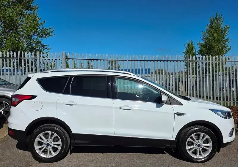 Begagnad Ford Kuga Titanium 150 HK (110 kW) 2019 Vit SUV