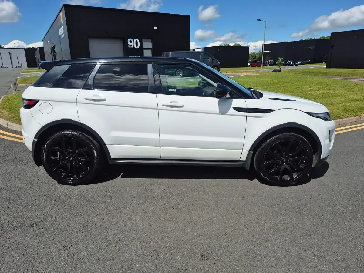 Used Land Rover Range Rover evoque Dynamic 2015 White Estate