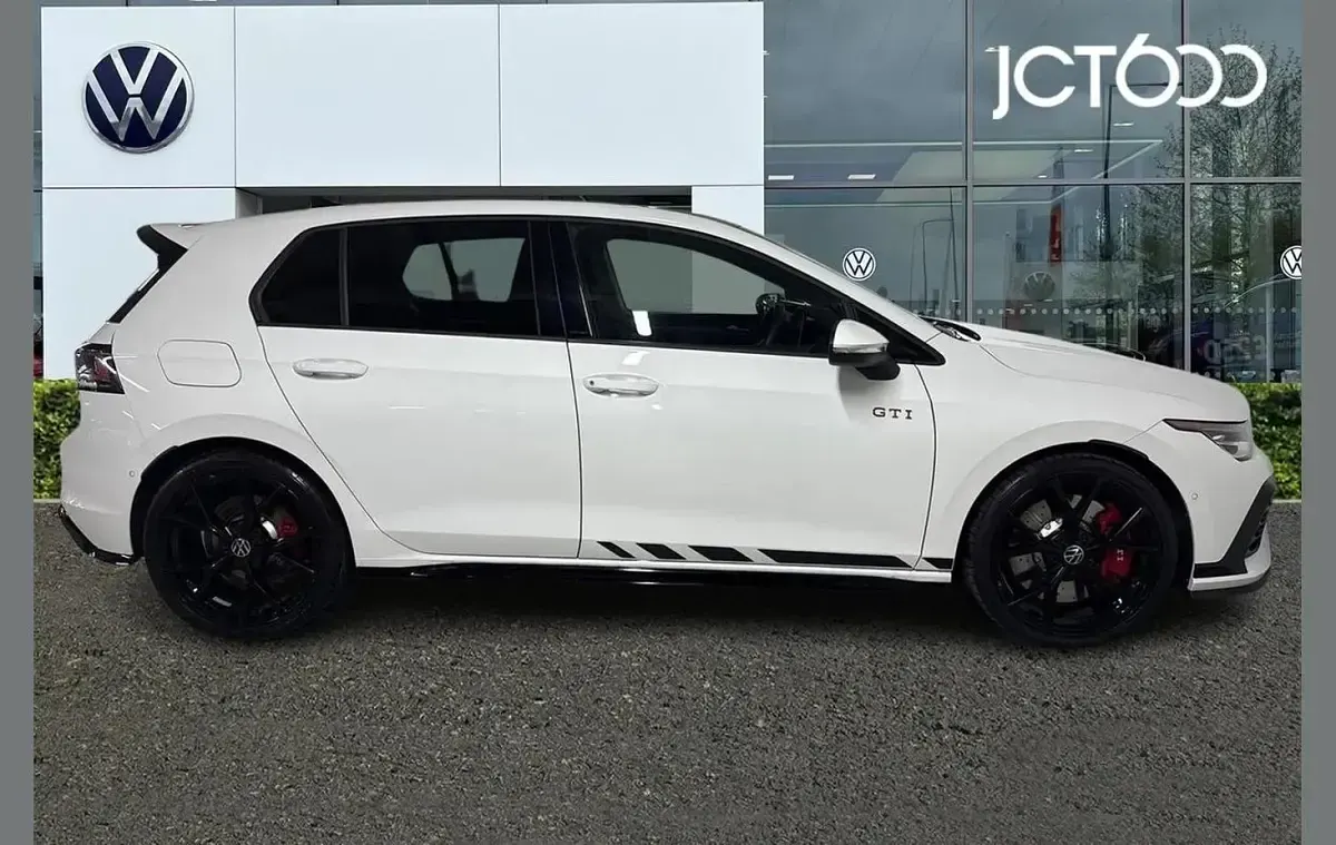 Used VW Golf VIII GTI Clubsport 300 HP (220 kW) 2025 White Hatchback