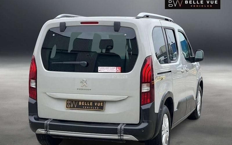 Second-hand Peugeot Rifter Allure 102 CP (75 kW) 2023 Monovolum