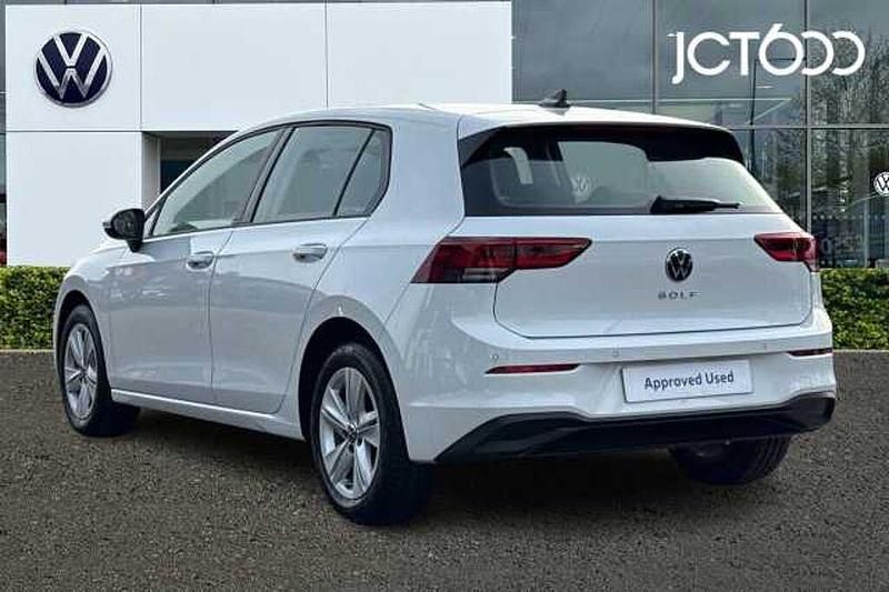 Used VW Golf VIII Life 130 HP (95 kW) 2024 White Hatchback