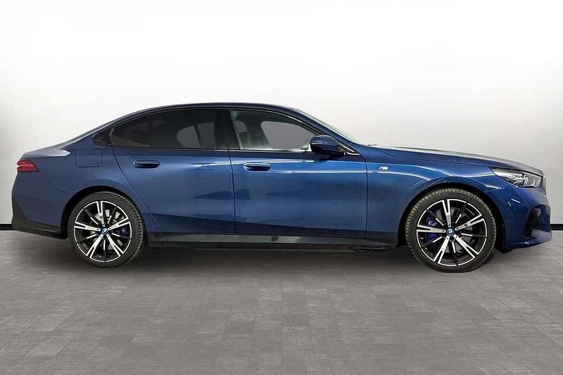 Used BMW 550e M Sport 483 HP (355 kW) 2025 Blue Sedan