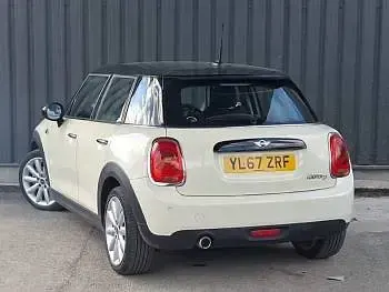 Used Mini Cooper D 116 HP (85 kW) 2018 White Hatchback