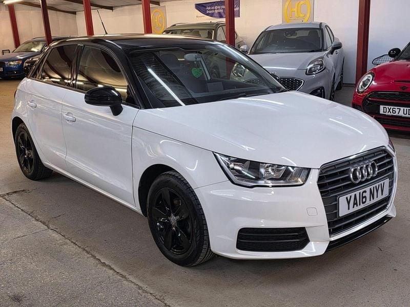 Used Audi A1 Sportback Design 95 HP (69 kW) 2016 White Hatchback