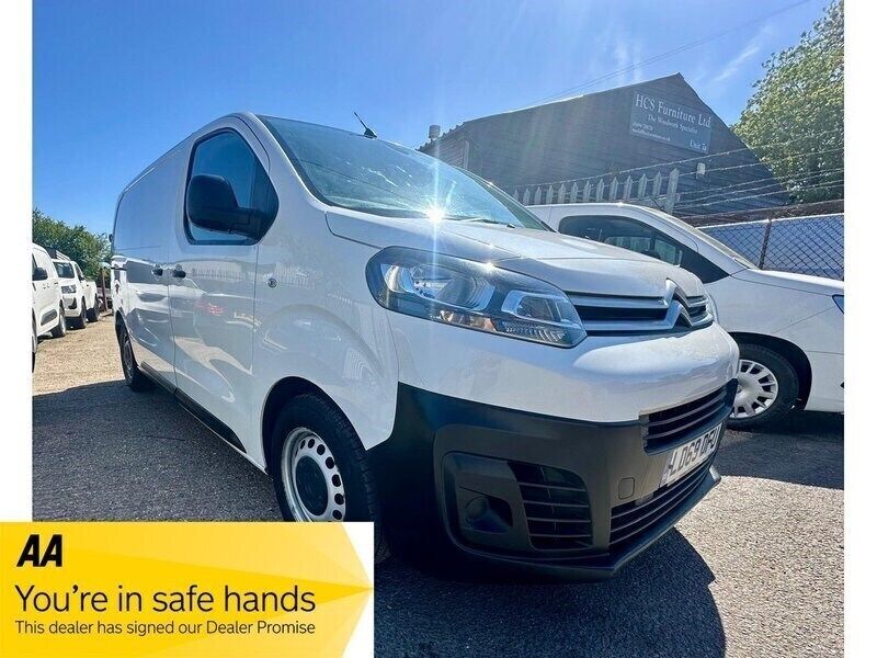 White Used 2019 Citroën Dispatch MPV | £5,990 (Fair price) - Image 1/4