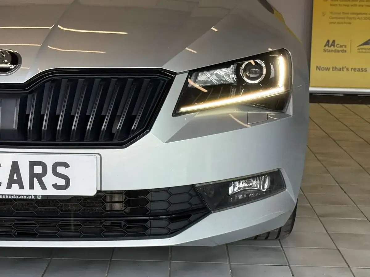 Used Skoda Superb SportLine 190 HP (139 kW) 2017 Silver Estate