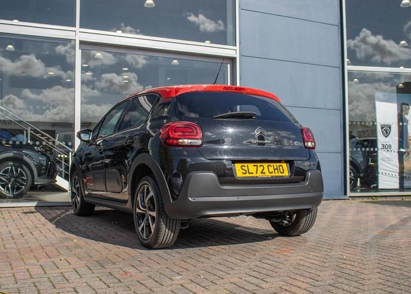 Used Citroën C3 Shine 99 HP (72 kW) 2022 Black Hatchback