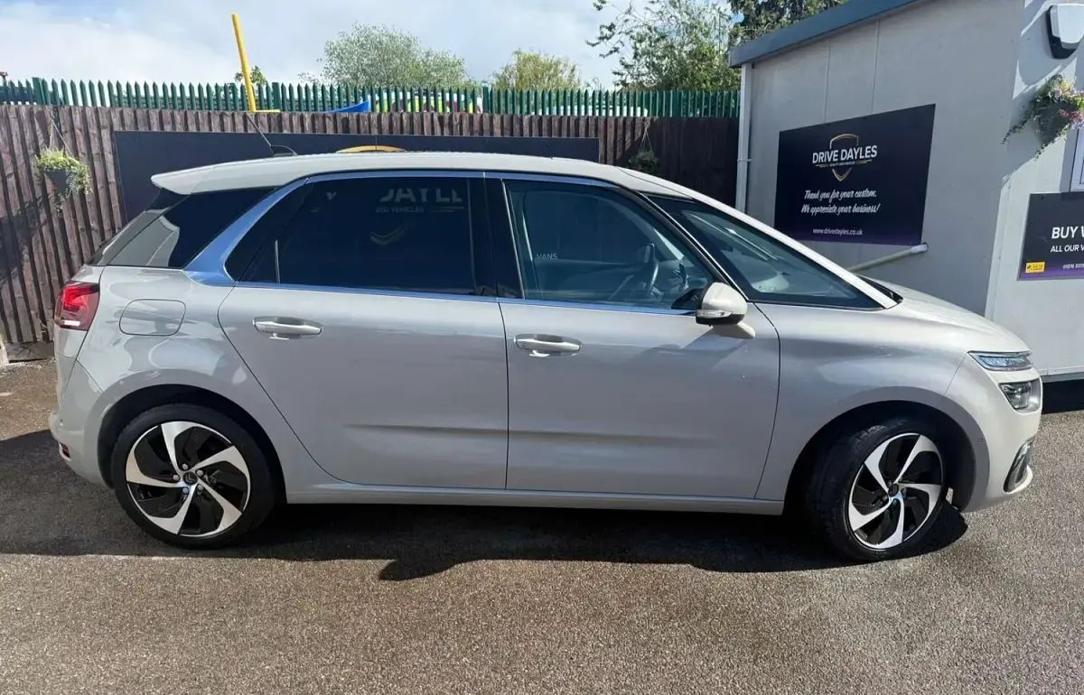 Used Citroën C4 SpaceTourer Flair 2019 Beige MPV