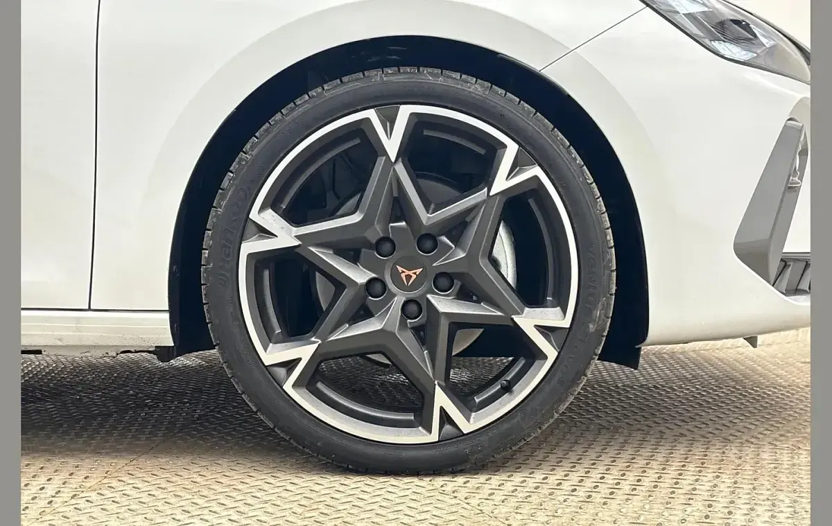 New Cupra Leon 150 HP (110 kW) 2025 White Estate