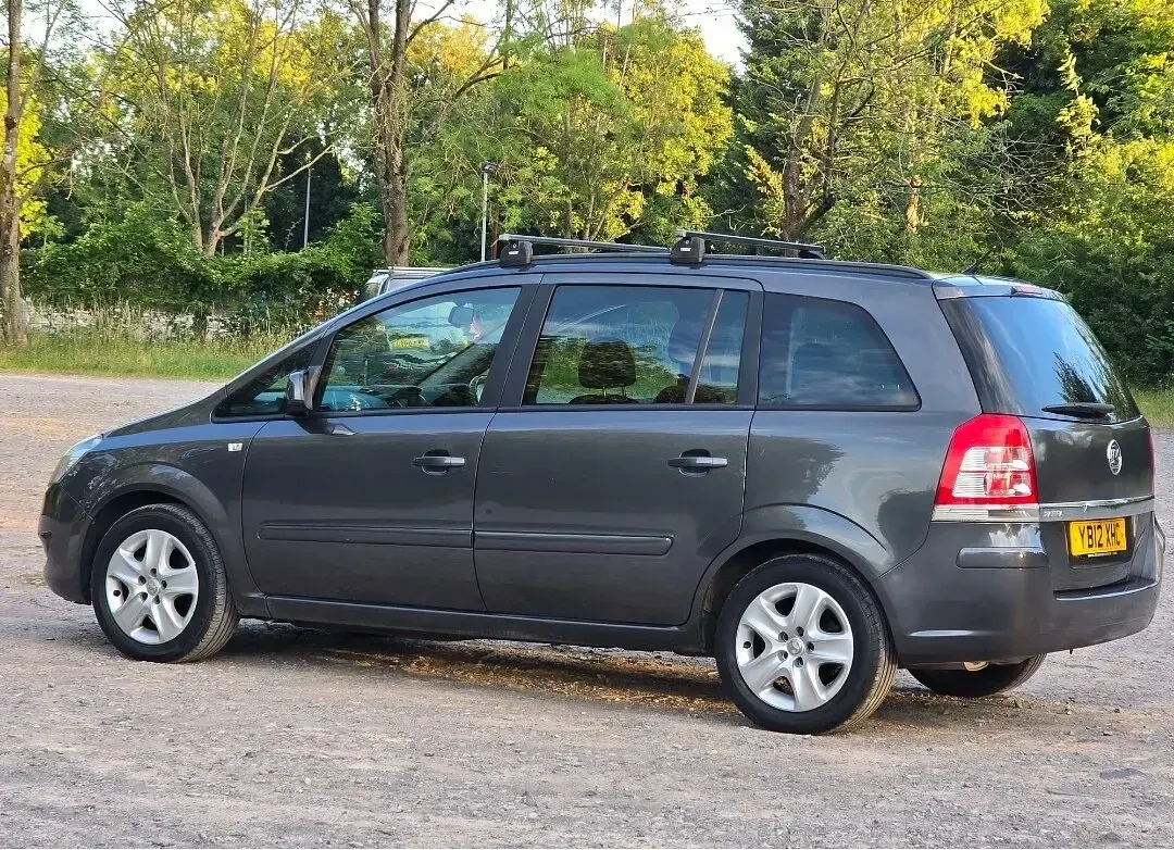 Used Vauxhall Zafira 115 HP (84 kW) 2012 Grey MPV