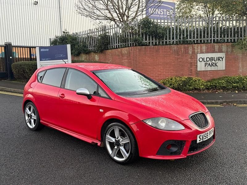 Red Used 2008 Seat Leon FR Hatchback | £1,495 (Good price) - Image 1/4