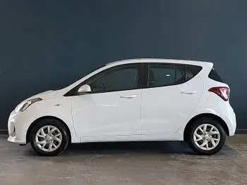 Usado Hyundai i10 SE 66 CV (48 kW) 2017 Blanco Utilitario