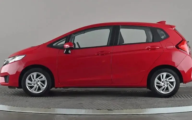 Used Honda Jazz SE 102 HP (75 kW) 2016 Red Hatchback