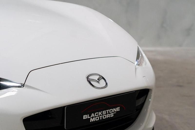 Usado Mazda MX5 Exclusive-Line 132 HP (97 kW) 2023 Branco Cabrios