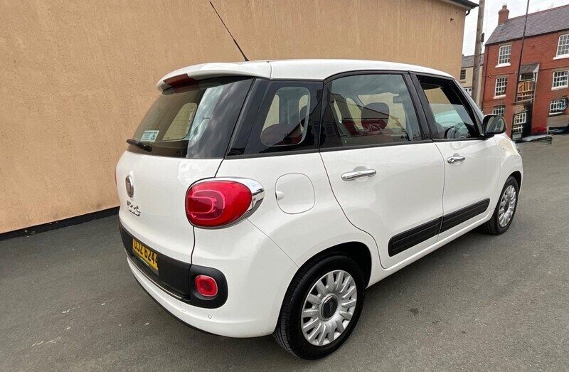 White Used 2013 Fiat 500L Easy MPV | £3,995 (A bit pricey) - Image 1/4