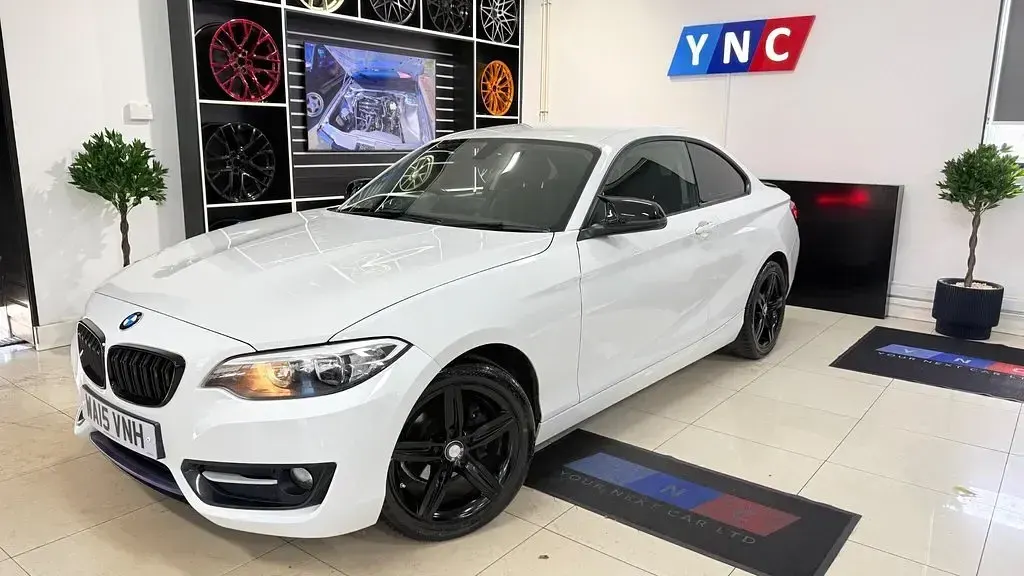 Used BMW 218 Sport Line 2015 White Coupe