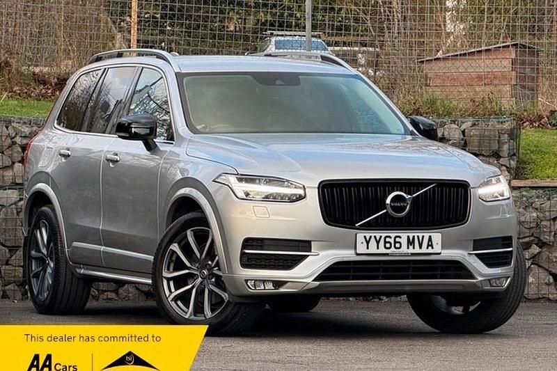 Used Volvo XC90 Momentum 235 HP (172 kW) 2016 Electric silver metallic SUV