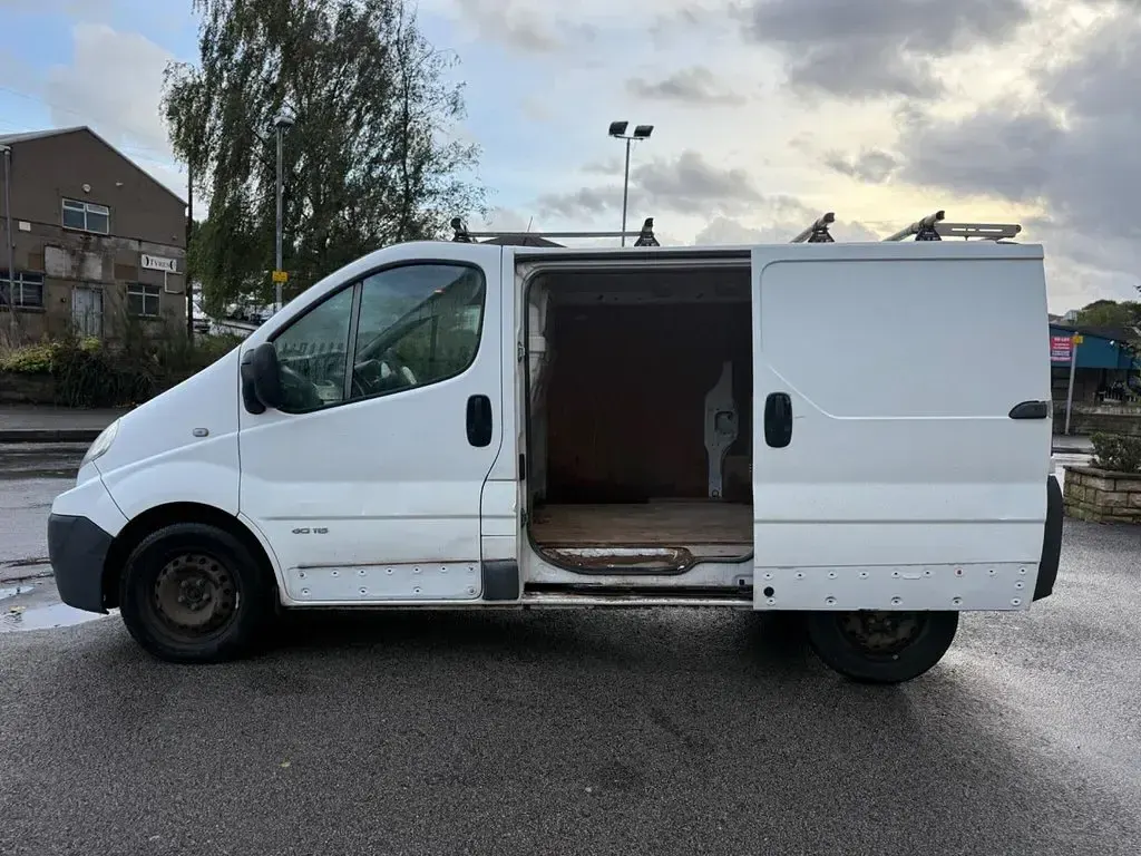 Used Renault Trafic 115 HP (84 kW) 2013 White MPV