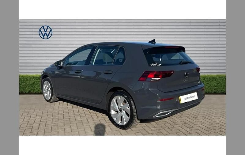 Second-hand VW Golf VIII Style 147 CP (108 kW) 2022 Gri Hatchback