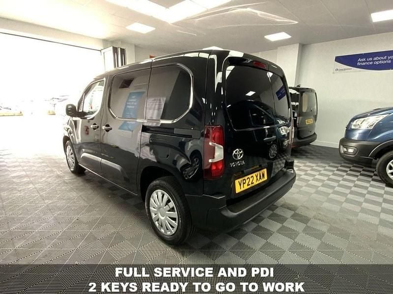 Used Toyota Proace Active 120 HP (88 kW) 2022 Black MPV