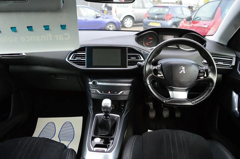 Used Peugeot 308 115 HP (84 kW) 2014 Blue Hatchback