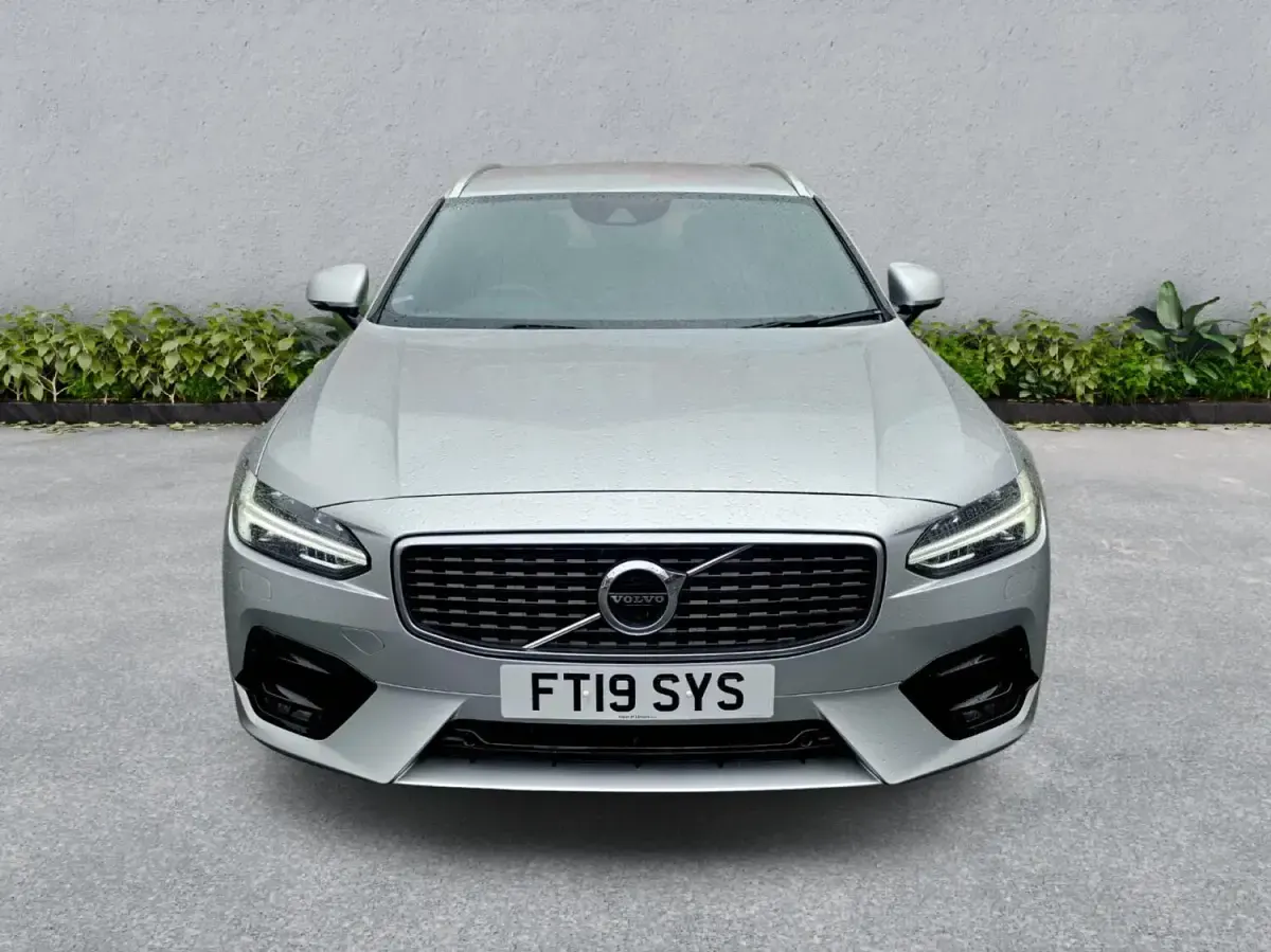 Used Volvo V90 R-Design 187 HP (137 kW) 2019 Silver Estate