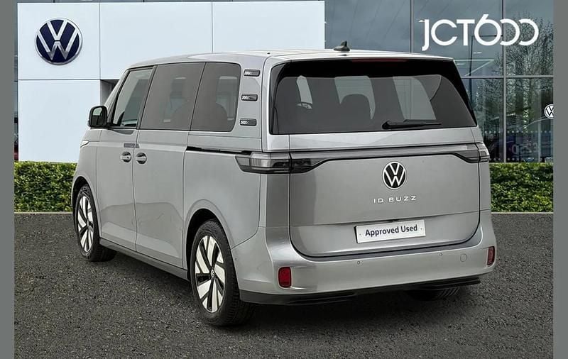 Usado VW ID. Buzz Pro 150 kW (204 HP) 2023 Prateado Monovolume