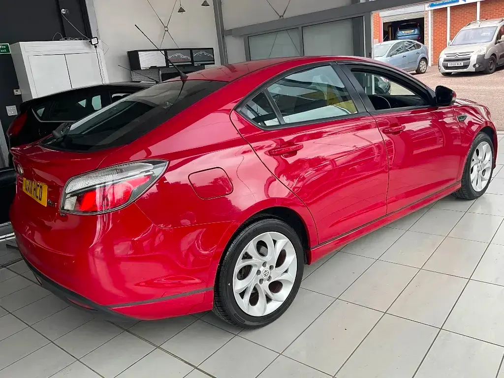 Used MG MG6 SE 160 HP (117 kW) 2011 Red Hatchback