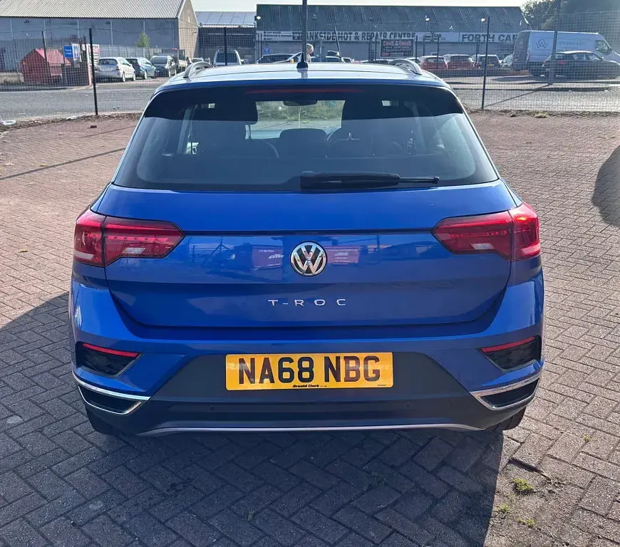 Used VW T-Roc SE 115 HP (84 kW) 2018 Blue SUV