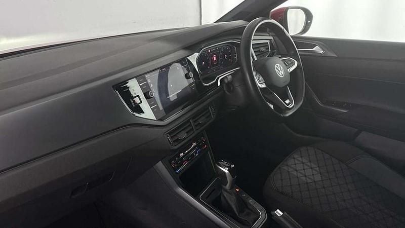 Used VW Taigo R-line 110 HP (80 kW) 2023 Kings red premium SUV