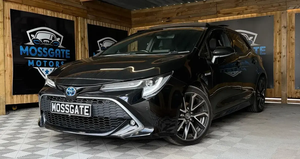 Used Toyota Corolla 122 HP (89 kW) 2019 Black Hatchback