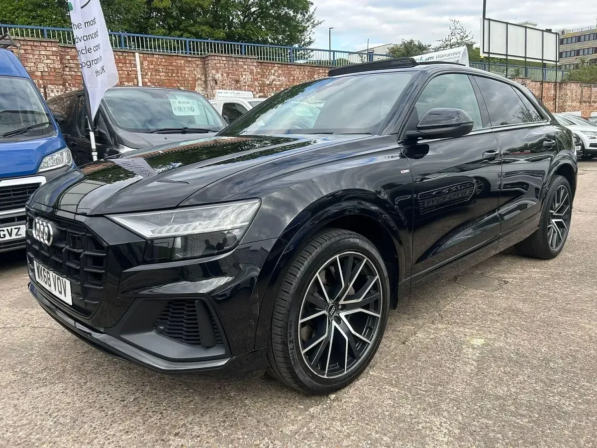 Used Audi Q8 Advanced 286 HP (210 kW) 2018 Black SUV
