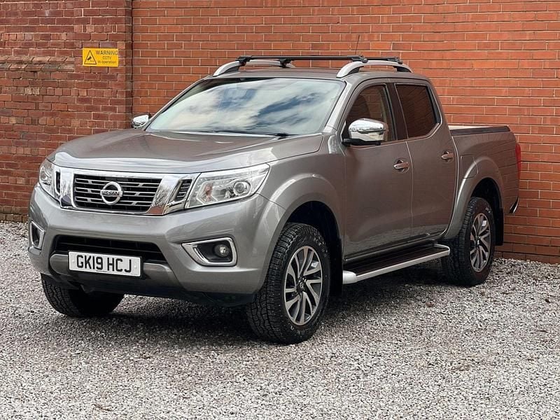 Used Nissan Navara Tekna 190 HP (139 kW) 2019 Grey Pickup