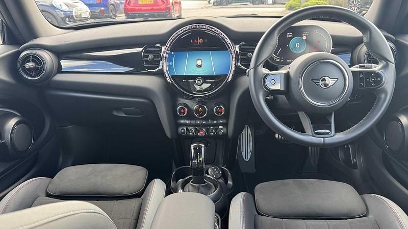 Używany Mini Cooper Hatch 134 KM (98 kW) 2023 Żółty Hatchback