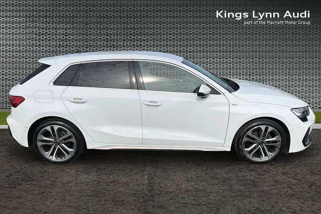 Used Audi A3 S-Line 113 HP (83 kW) 2025 White Hatchback